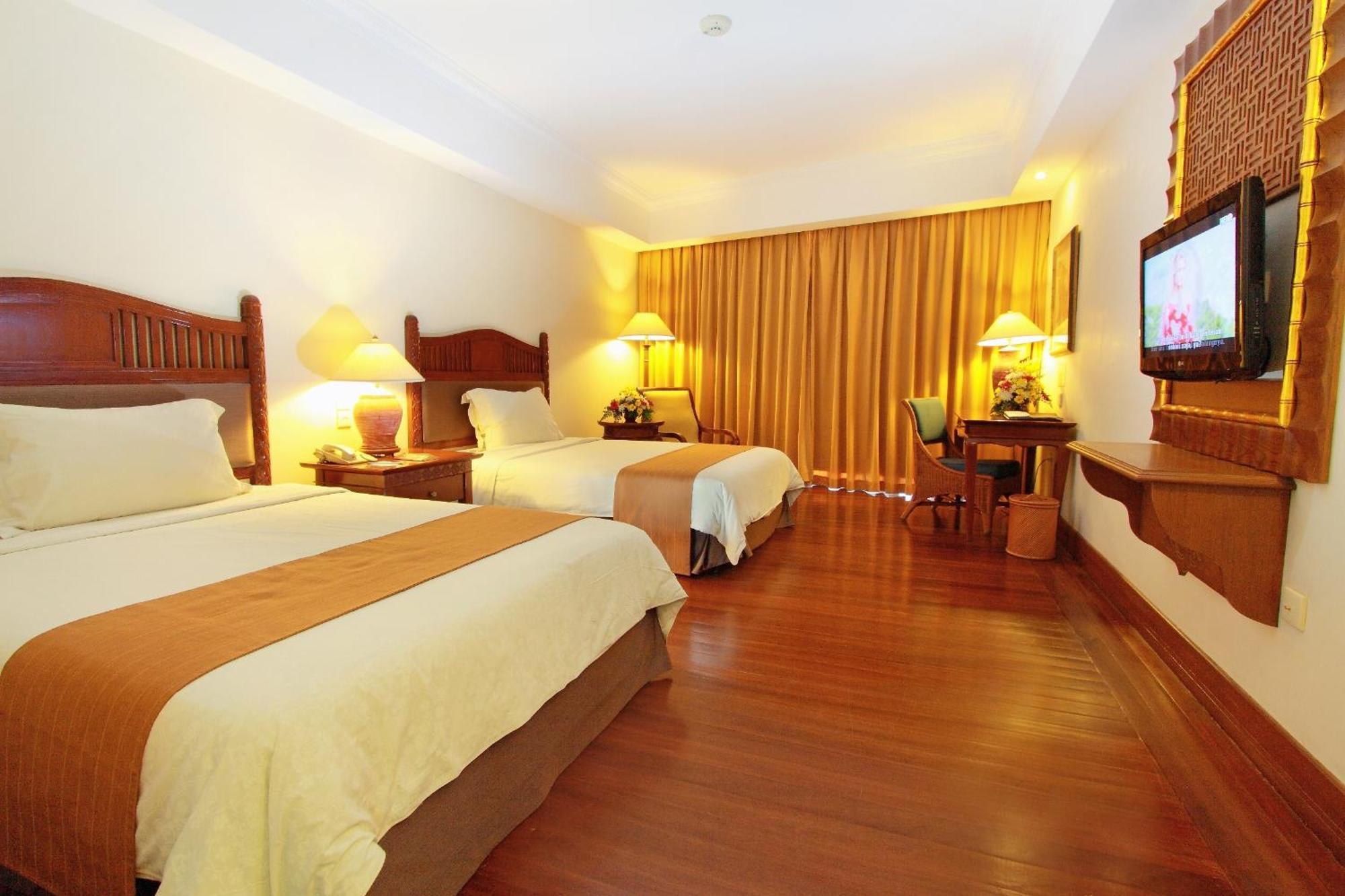 Lorin Solo Hotel Buitenkant foto